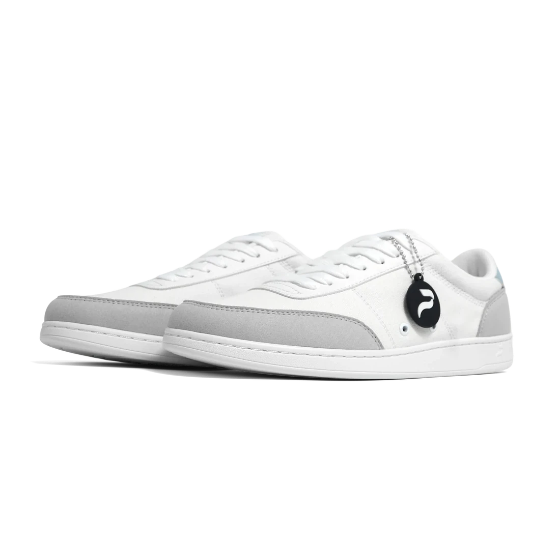 Volt Cloud dance sneaker, front three-quarter pair